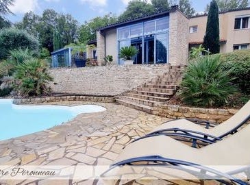 FONTENAY LE COMTE, Pays de la Loire 85200
