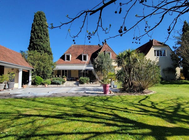 PAU, Nouvelle-Aquitaine 64000