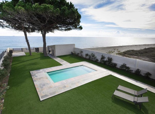 Lucciana, Corsica 20290