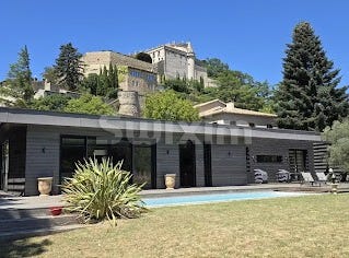 Grignan, Auvergne-Rhône-Alpes 26230
