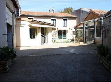 Neuville-De-Poitou, Poitou-Charentes 86170