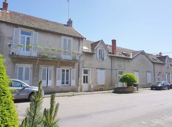 Charolles, Burgundy 71120