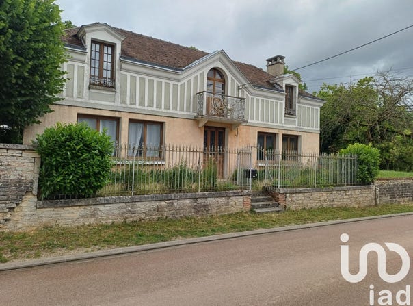 Pougy, Grand Est 10240