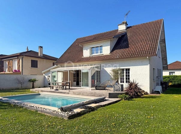 Pau, Aquitaine 64000
