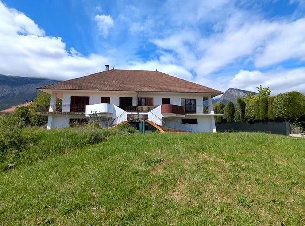 Saint-Ismier, Isère 38330