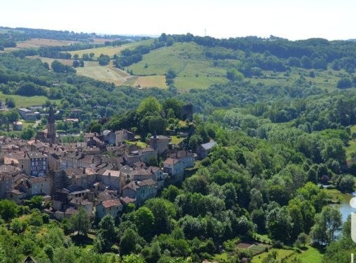 Caylus, Occitanie 82160