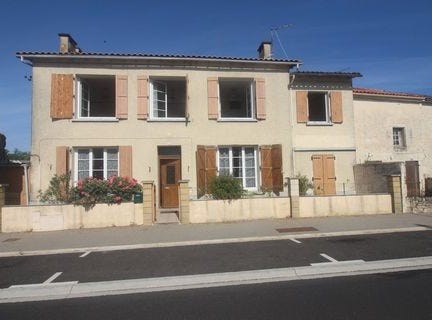 VILLENEUVE LA COMTESSE, Poitou-Charentes 17330