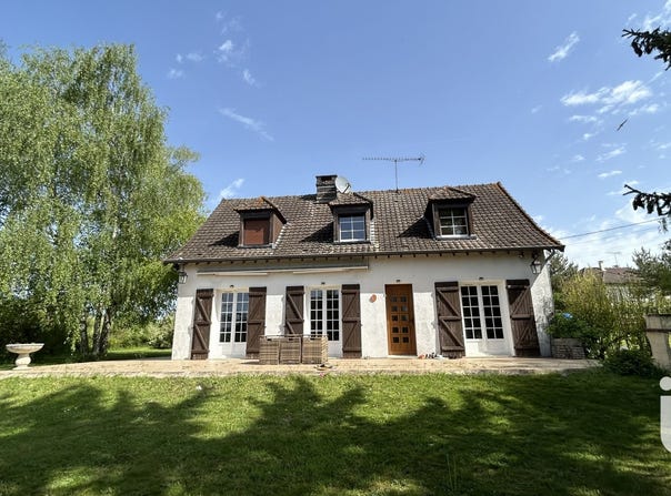 Pouy-sur-Vannes, Grand Est 10290