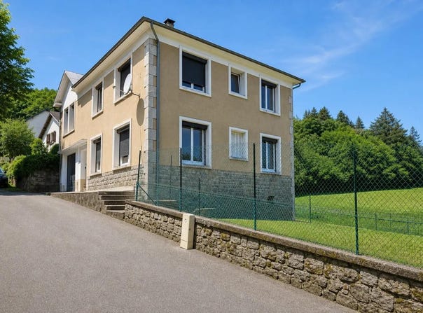 Singles, Auvergne-Rhône-Alpes 63690