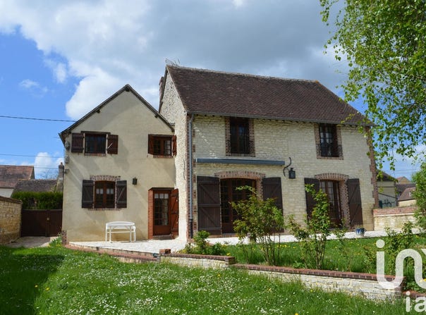 Poilly-sur-Tholon, Bourgogne-Franche-Comté 89110