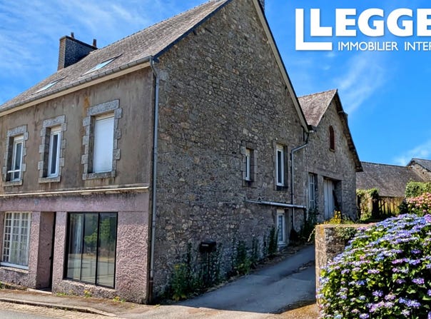 Kergrist-Moëlou, Brittany 22110
