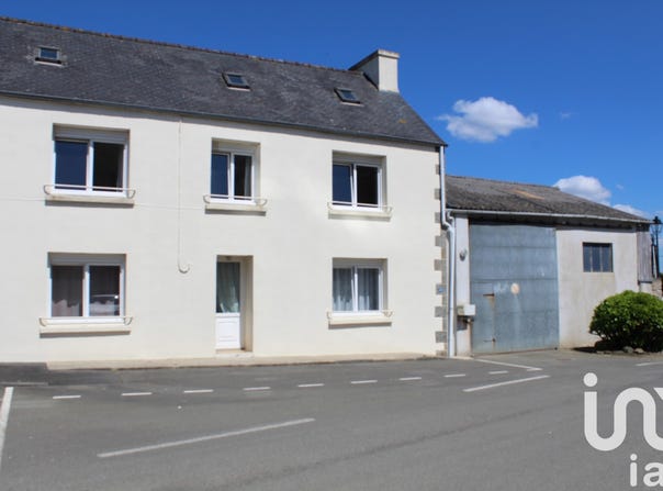 Lanhouarneau, Brittany 29430