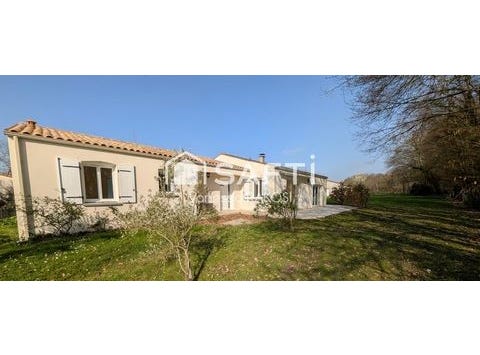 Pessines, Poitou-Charentes 17810