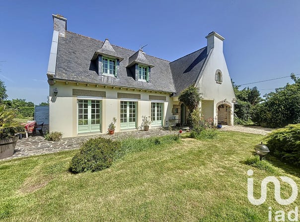 Ruca, Brittany 22550
