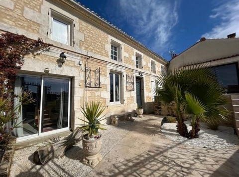 Saint-Vaize, Poitou-Charentes 17100
