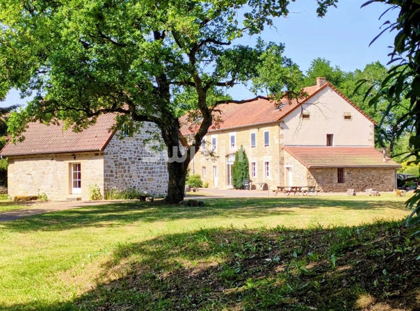 Arnay-le-Duc, Burgundy 21230