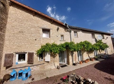 Salles-De-Villefagnan, Charente