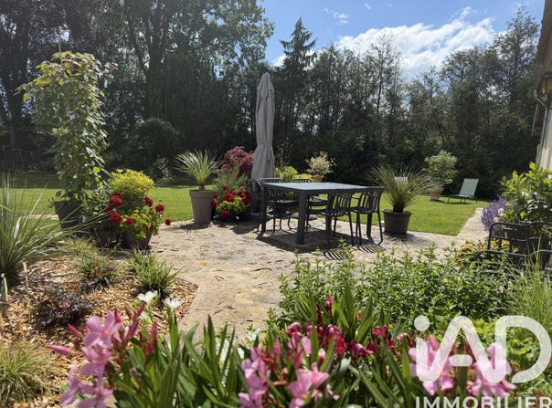 Montmirail, Grand Est 51210