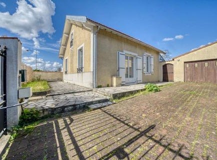 Saintes, Poitou-Charentes 17100