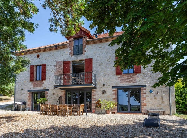 Lauzerte, Midi-Pyrénées 82110