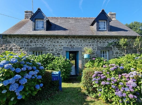 rostrenen, Brittany 22110