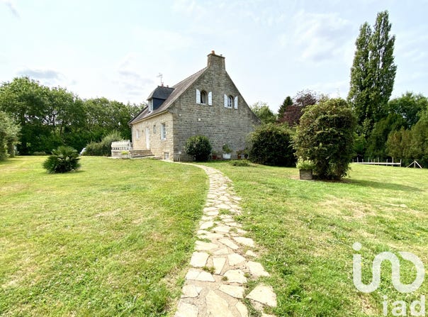 Lanvallay, Brittany 22100
