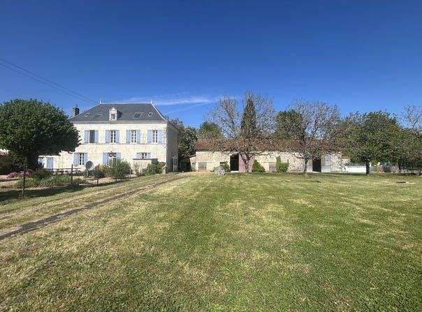 Aubeterre-sur-Dronne, Poitou-Charentes 16390