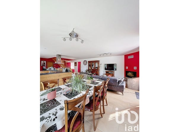 Montmirail, Grand Est 51210
