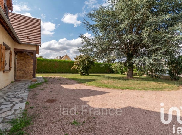 Arnouville-lès-Mantes, Île-de-France 78790