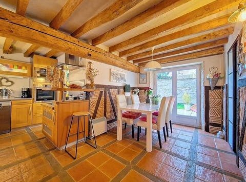 Cherisy, Centre 28500