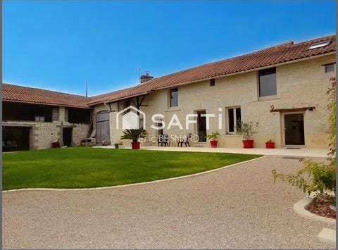 La Roche-Rigault, Poitou-Charentes 86200