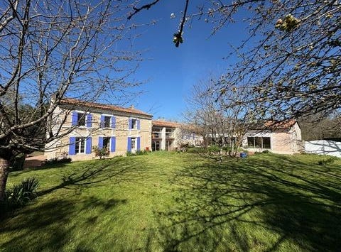 Pessines, Poitou-Charentes 17810