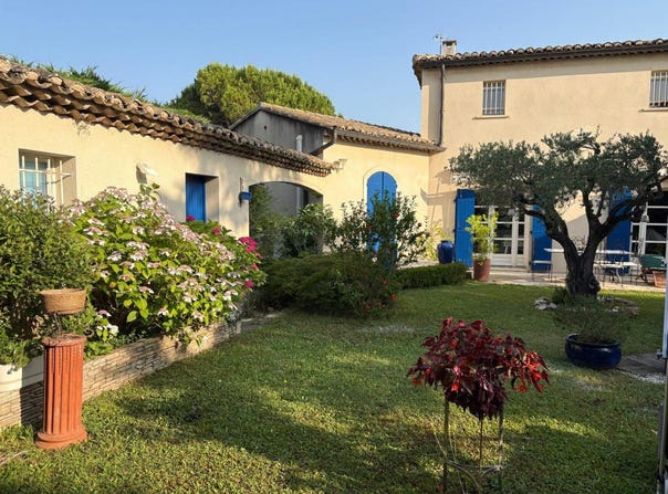 Saint-Saturnin-lès-Avignon, Provence-Alpes-Côte-d'Azur 84450