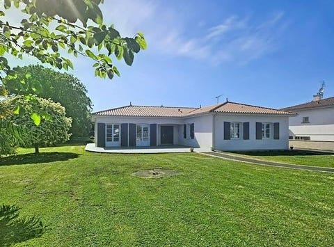 Tonnay-Charente, Poitou-Charentes 17430