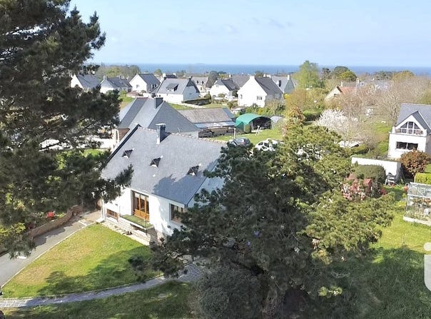 Trélévern, Brittany 22660