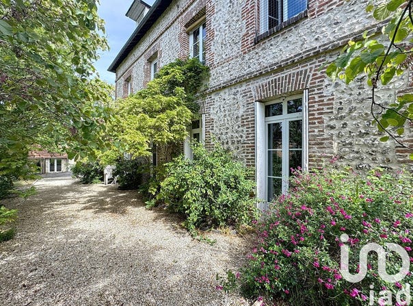 Tourville-la-Rivière, Normandy 76410