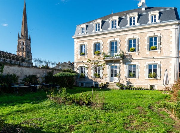 Saint-Savin, Poitou-Charentes 86310
