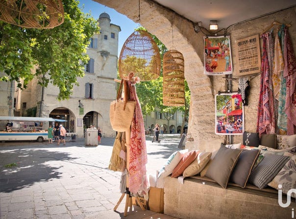 UZÈS, Occitanie 30700