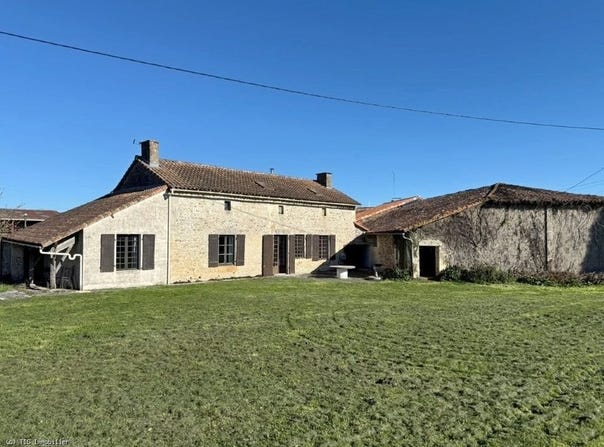 Civray, Poitou-Charentes 86400