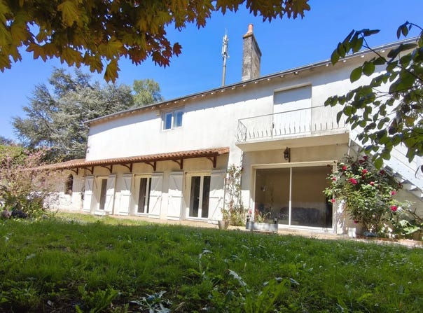 Civray, Vienne 86400