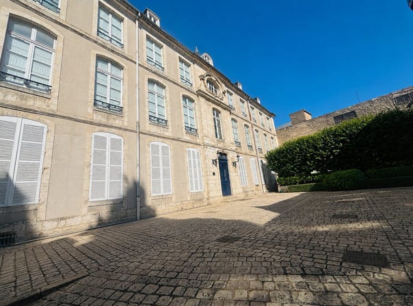 Bourges, Centre-Val de Loire 18000