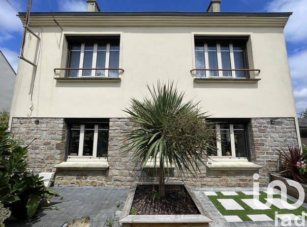 Auray, Brittany 56400