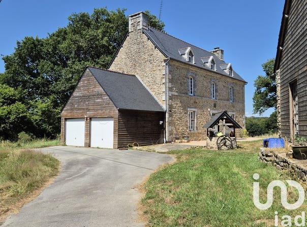 Glomel, Brittany 22110