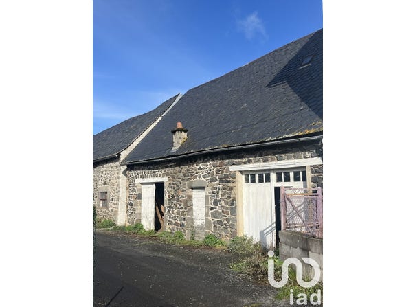 EGLISENEUVE D'ENTRAIGUES, Auvergne-Rhône-Alpes 63850