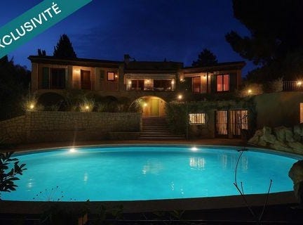 Villeneuve-Les-Avignon, Languedoc-Roussillon 30400