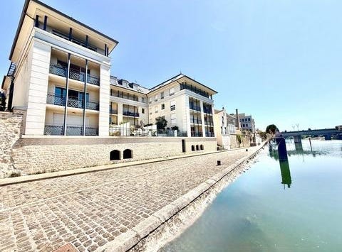 Melun, Île-de-France 77000