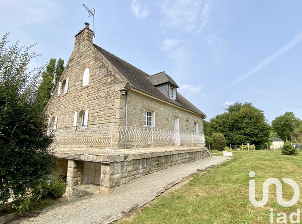 Lanvallay, Brittany 22100