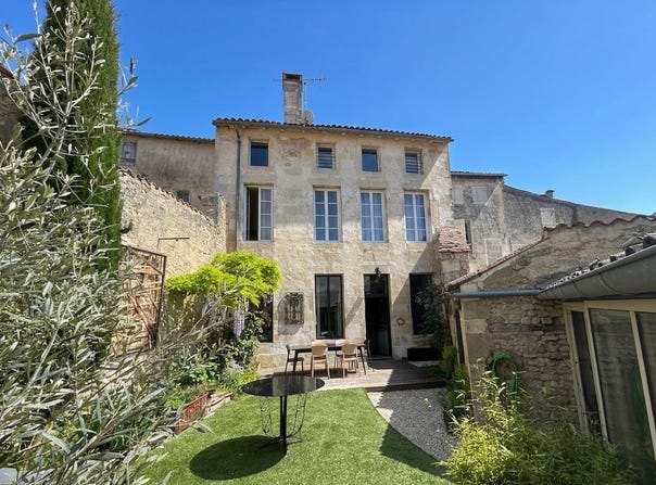 Saint-Jean-d'Angély, Poitou-Charentes 17400