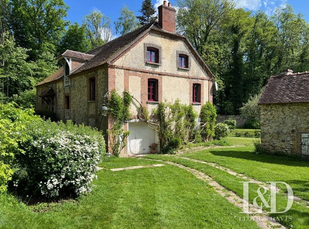 Provins, Ile-de-France 77160