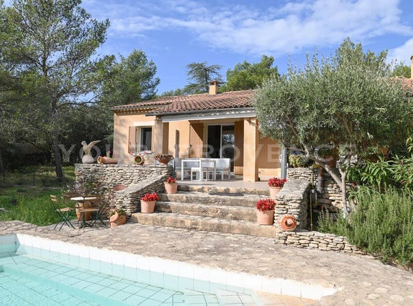 Cabrières-d'Avignon, Provence-Alpes-Côte-d'Azur 84220